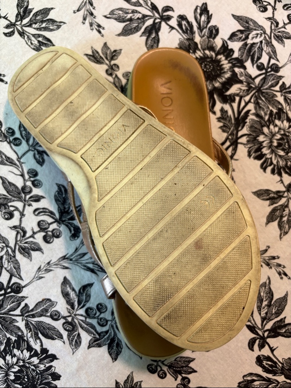Vionic Metallic Pink Cross-Strap Sandals - Picture 2 of 3
